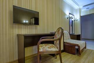 Гостиница George Hotel Краснодар Номер полулюкс с 1 двуспальной кроватью-5