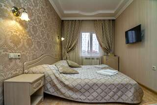 Гостиница George Hotel Краснодар Номер комфорт улучшенный с 1 двуспальной кроватью-10