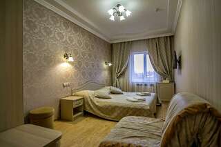 Гостиница George Hotel Краснодар Номер комфорт улучшенный с 1 двуспальной кроватью-5